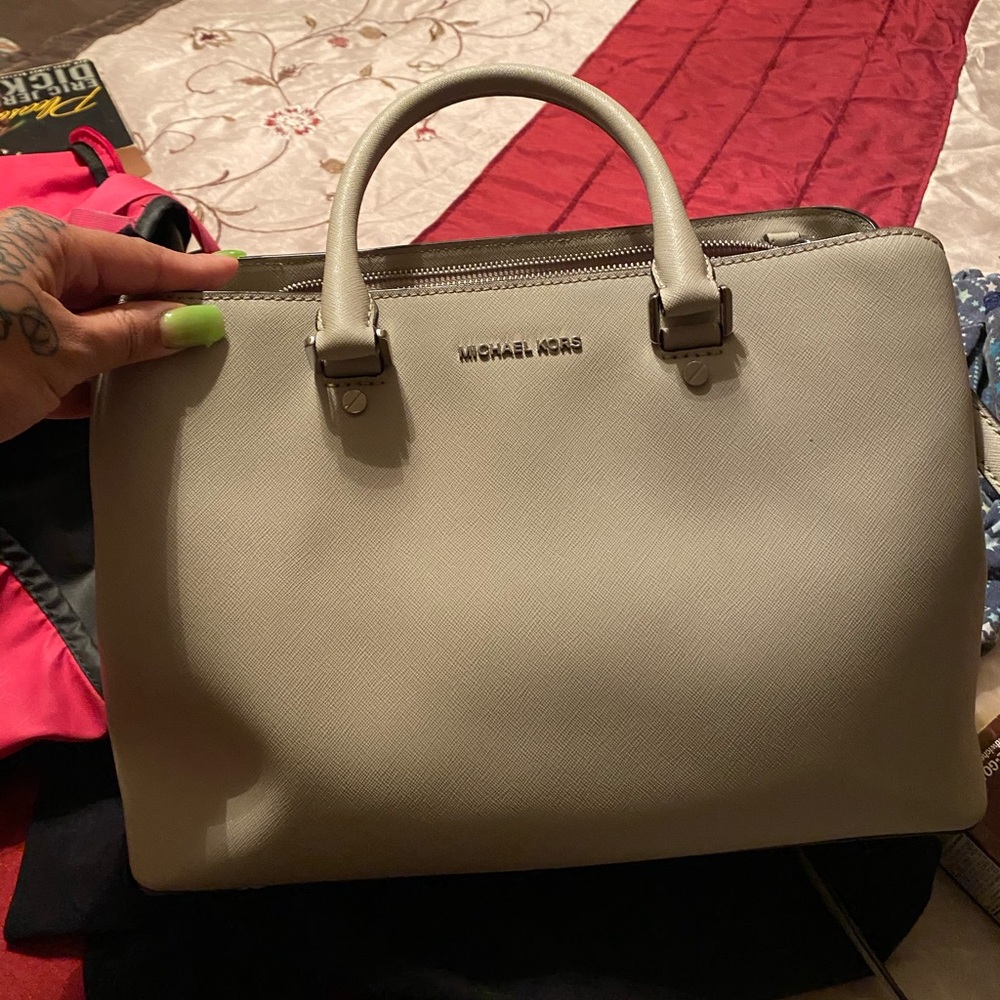 Micheal kors purse